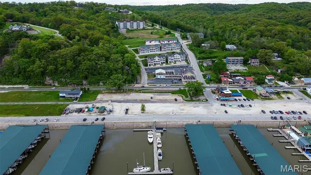 $330,000 | 306 Pelican Way, Grafton, IL 62037