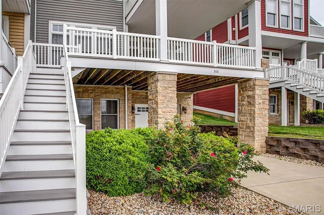 $330,000 | 306 Pelican Way, Grafton, IL 62037