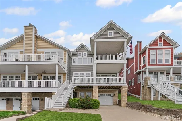 $330,000 | 306 Pelican Way, Grafton, IL 62037