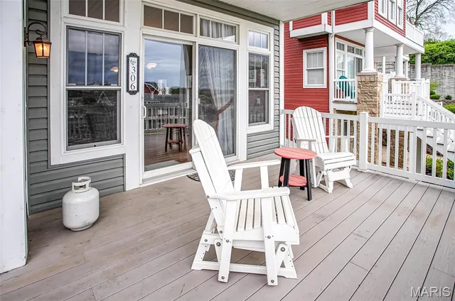 $330,000 | 306 Pelican Way, Grafton, IL 62037