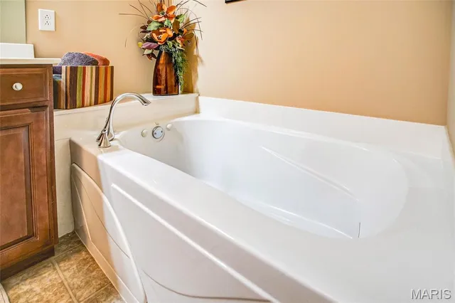 $330,000 | 306 Pelican Way, Grafton, IL 62037