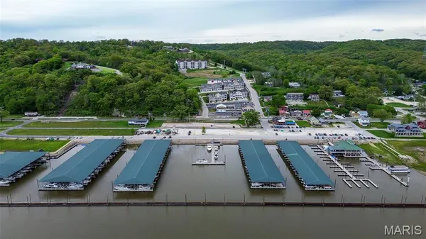 $330,000 | 306 Pelican Way, Grafton, IL 62037