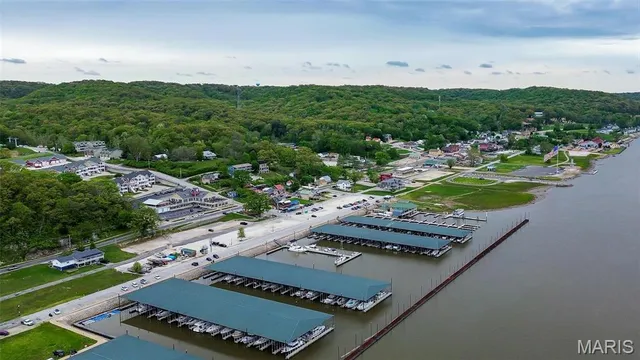 $330,000 | 306 Pelican Way, Grafton, IL 62037