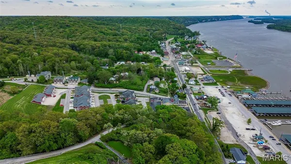 $330,000 | 306 Pelican Way, Grafton, IL 62037