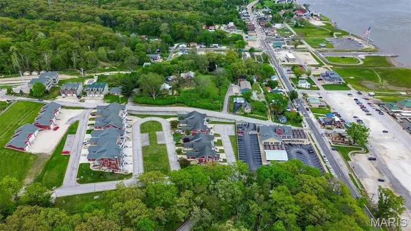 $330,000 | 306 Pelican Way, Grafton, IL 62037