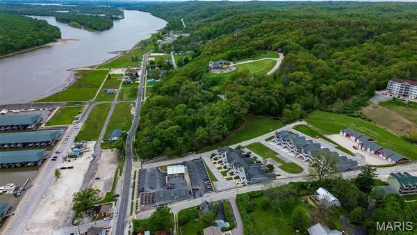 $330,000 | 306 Pelican Way, Grafton, IL 62037