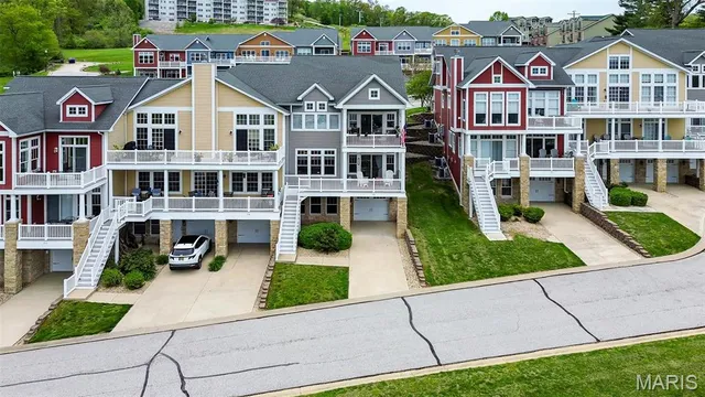 $330,000 | 306 Pelican Way, Grafton, IL 62037