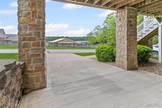 $330,000 | 306 Pelican Way, Grafton, IL 62037