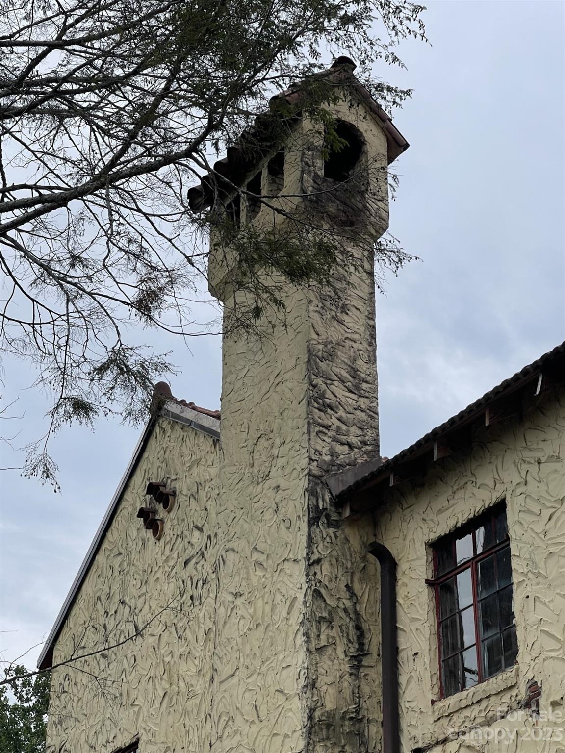 85 Melrose Avenue Tryon, NC 28782 - Photo 15 of 22 a view of a backyard of the house