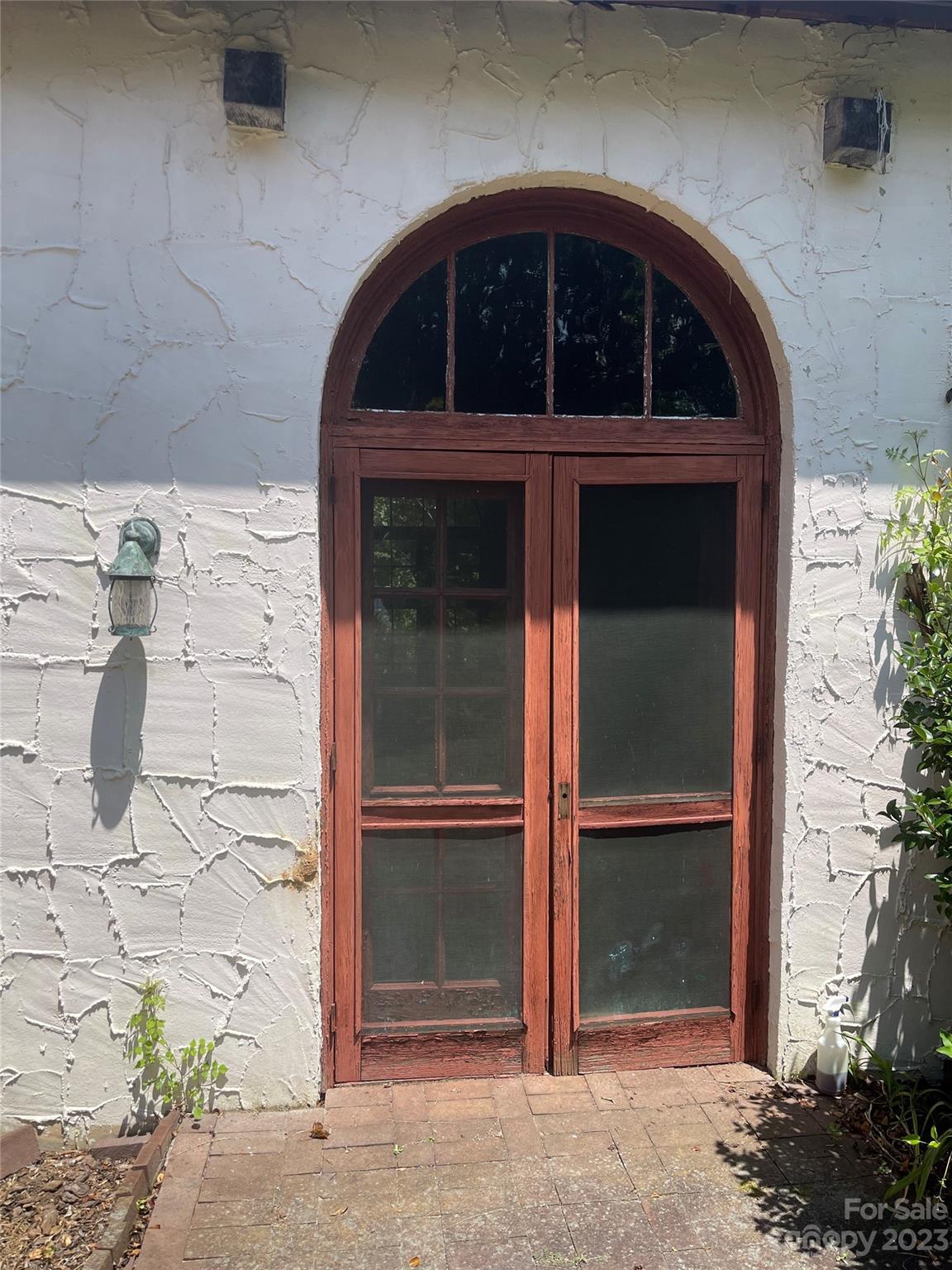 85 Melrose Avenue Tryon, NC 28782 - Photo 4 of 22 a view of front door of house