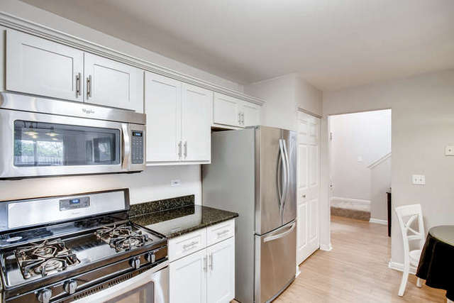 3009 Crystal Rock Road Naperville, IL 60564 - Photo 8 of 29