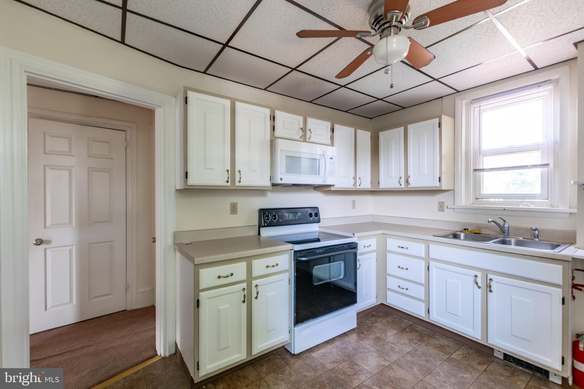 331 Walnut Street Spring City, PA 19475 - Photo 20 of 67 331 Upper - Kitchen