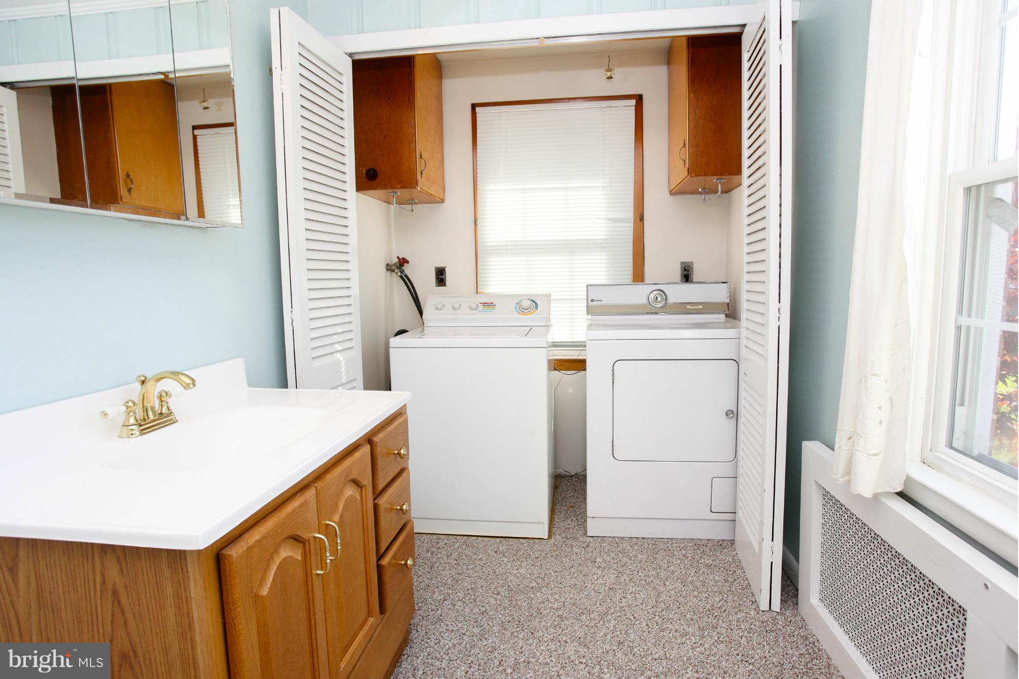 1707 Frederick Road Catonsville, MD 21228 - Photo 12 of 30 Main level bath & washer/dryer