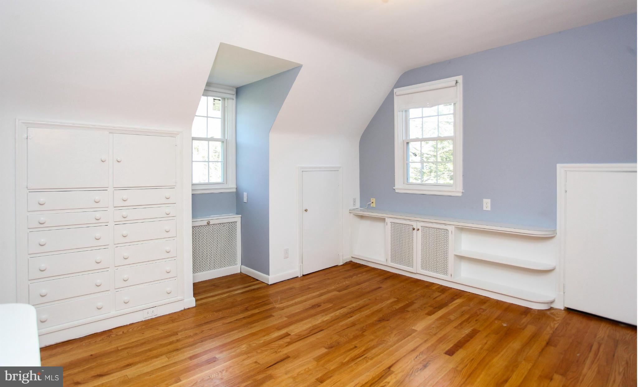 1707 Frederick Road Catonsville, MD 21228 - Photo 21 of 30 2nd Bedroom with built in drawers