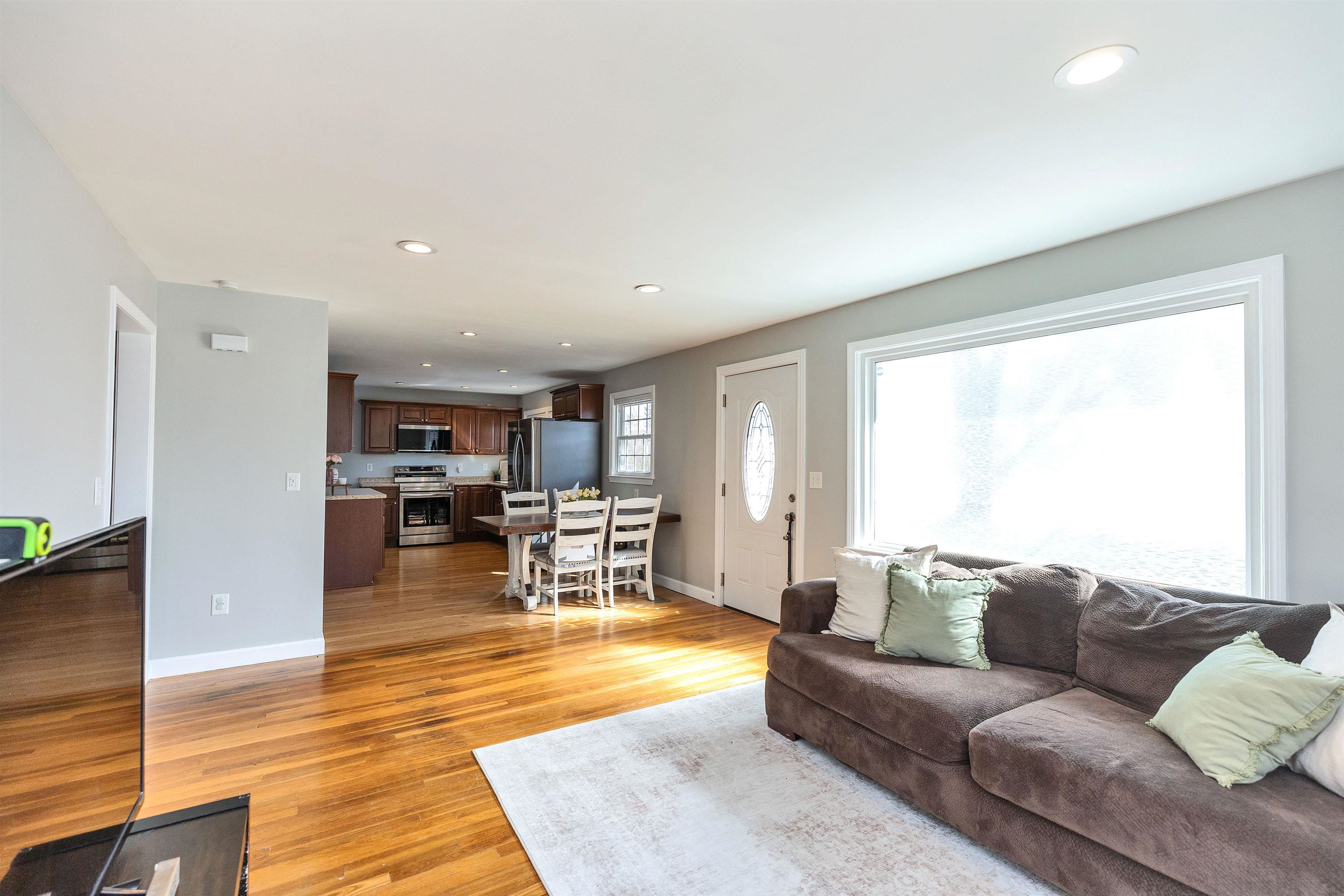 385 Hill Street Manchester, NH 03102 - Photo 11 of 53