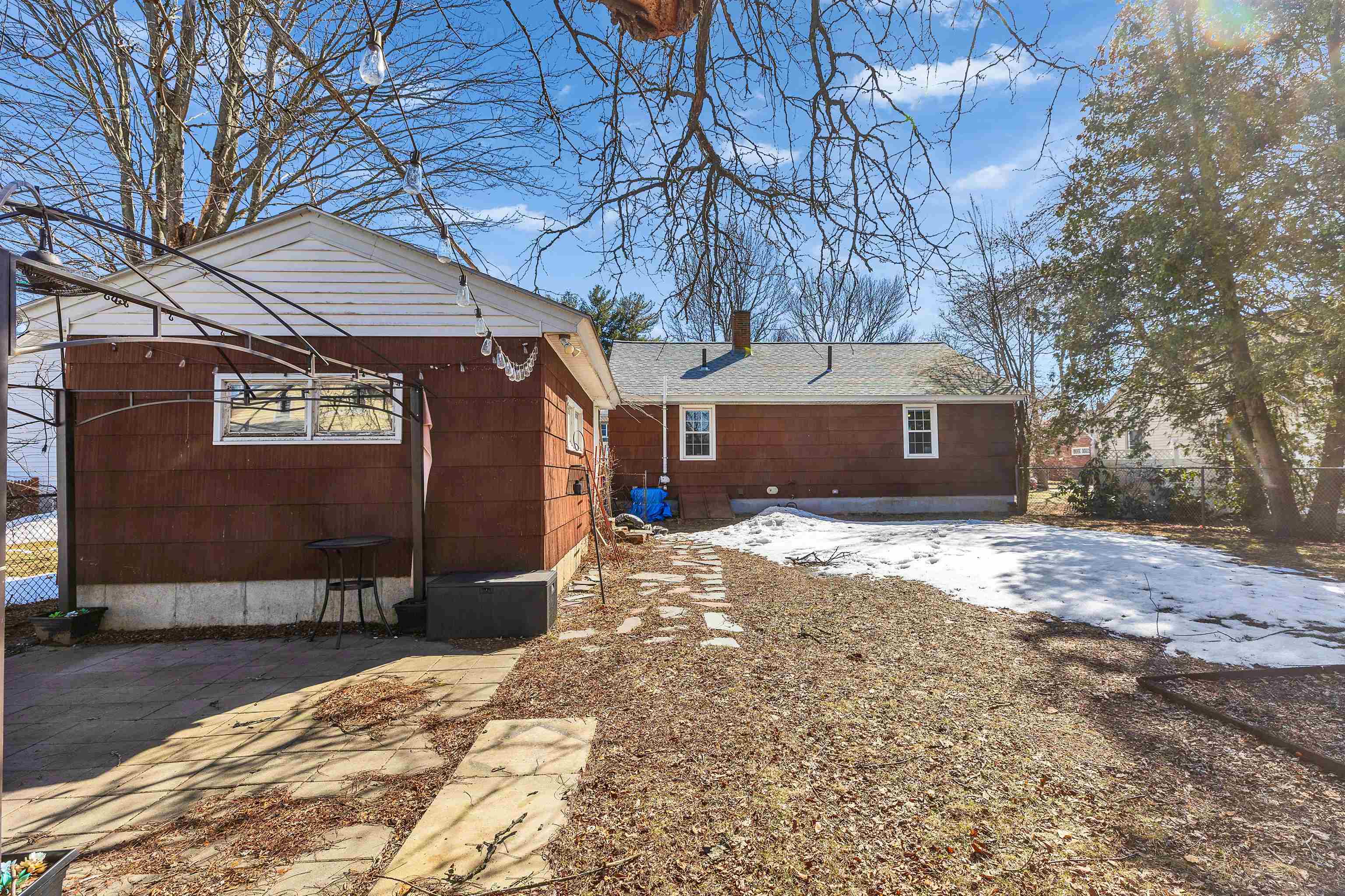 385 Hill Street Manchester, NH 03102 - Photo 39 of 53