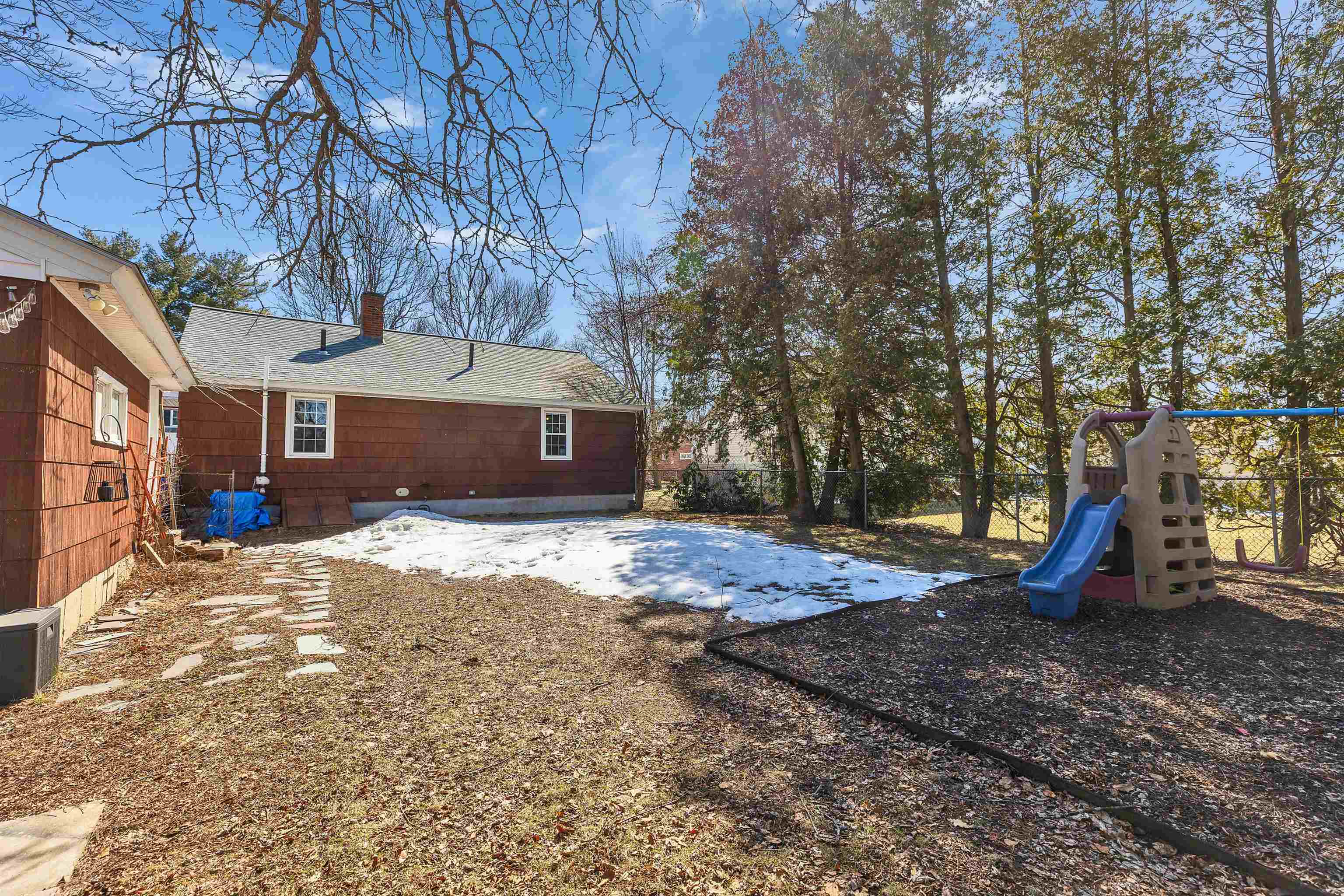 385 Hill Street Manchester, NH 03102 - Photo 40 of 53