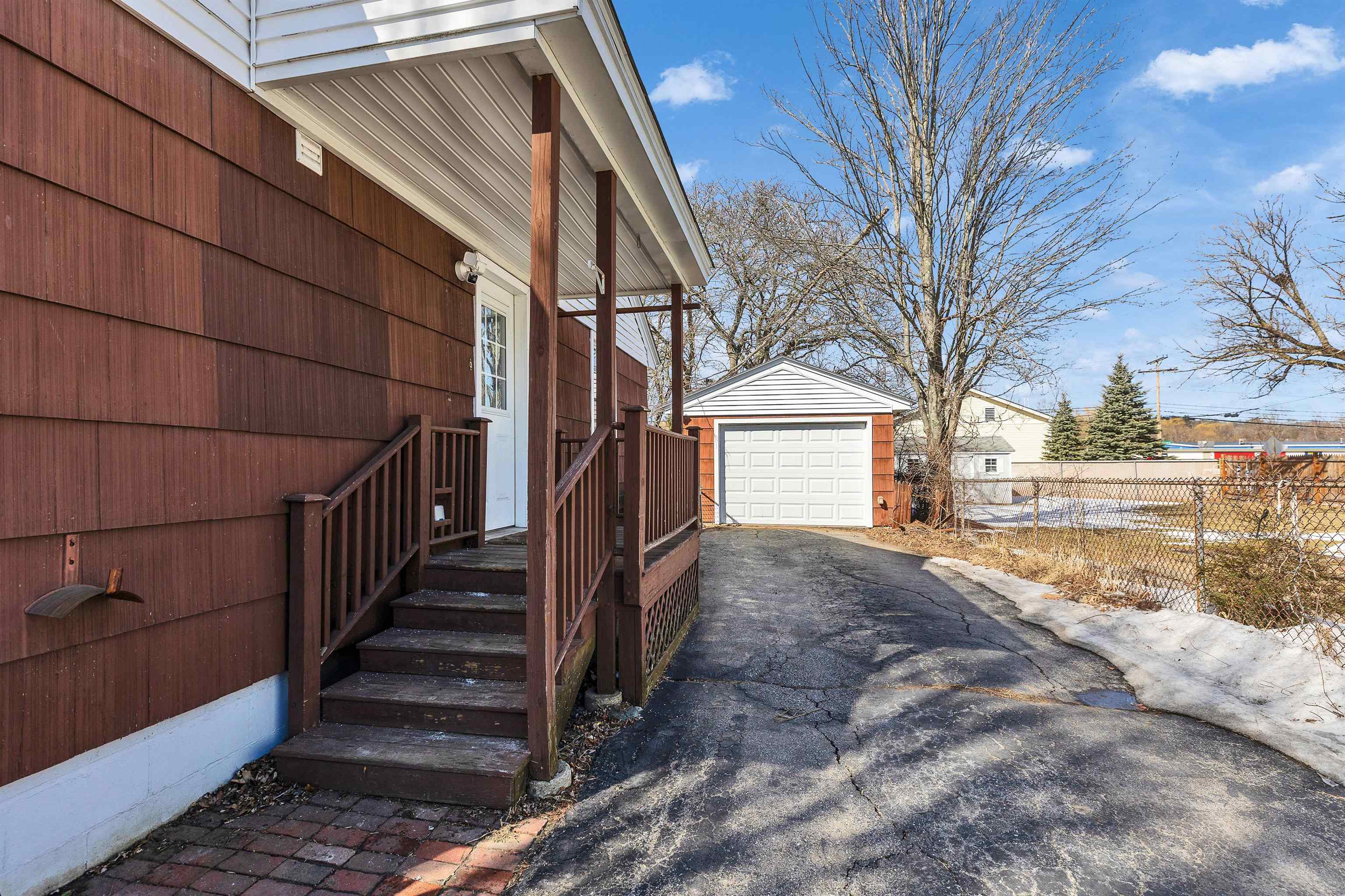 385 Hill Street Manchester, NH 03102 - Photo 44 of 53