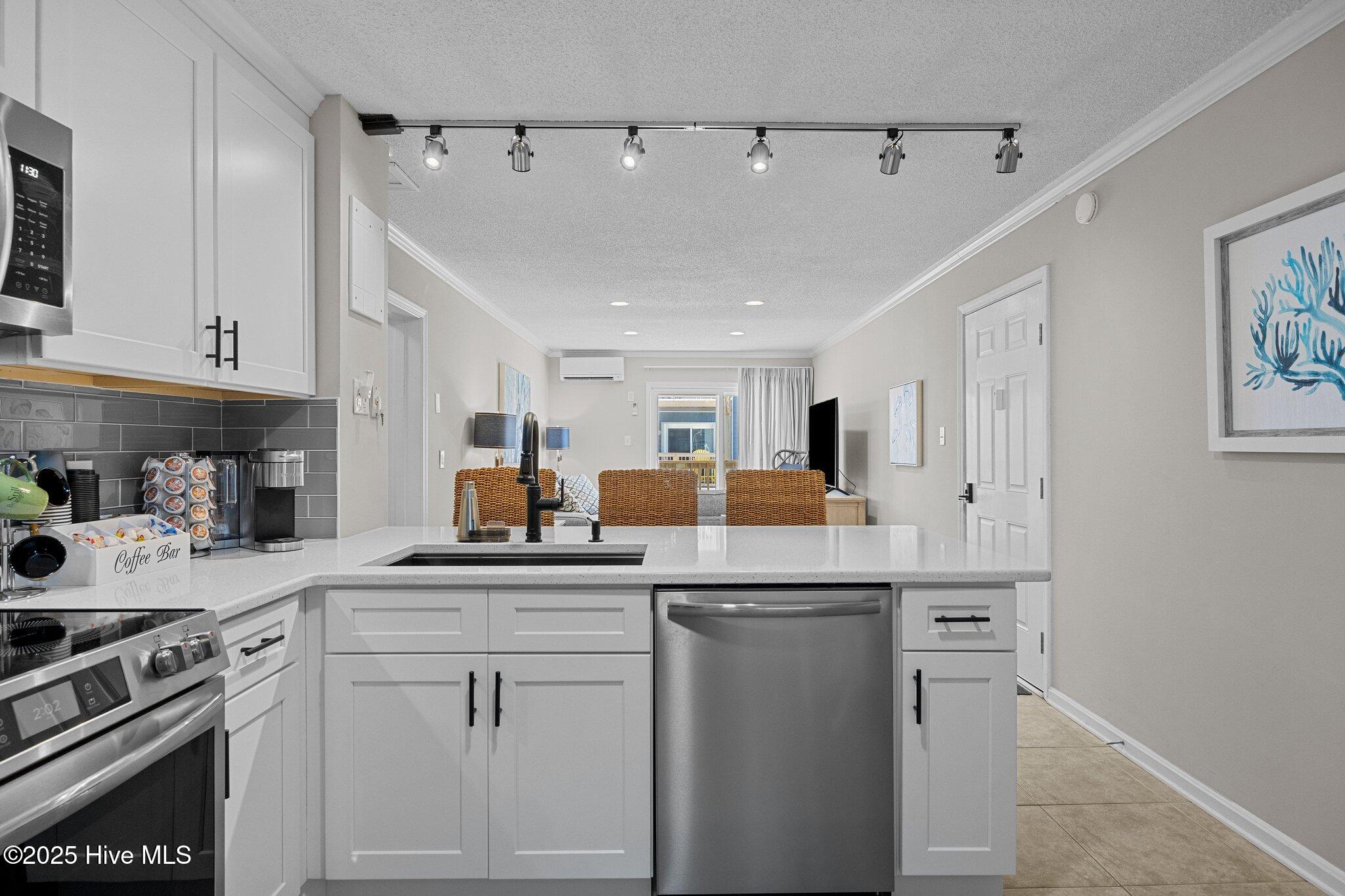 2196 New River Inlet Road, Unit 261 North Topsail Beach, NC 28460 - Photo 4 of 35 Kitchen