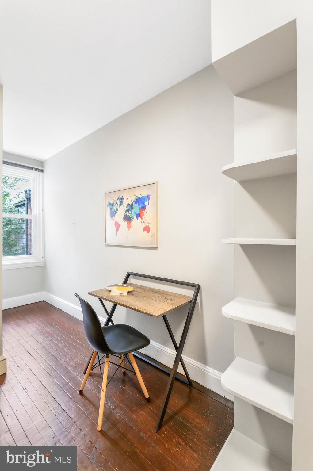 4248 Regent Square Philadelphia, PA 19104 - Photo 28 of 32 a workspace with furniture and a window