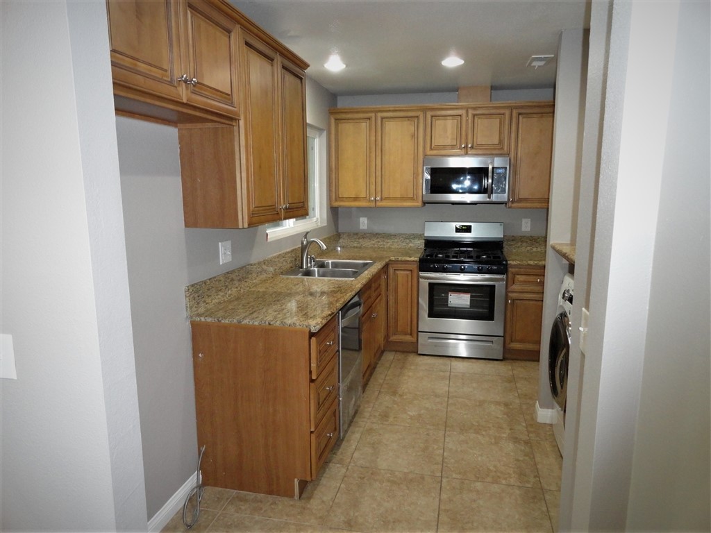 4592 Sunrise Ridge Oceanside, CA 92056 - Photo 3 of 15