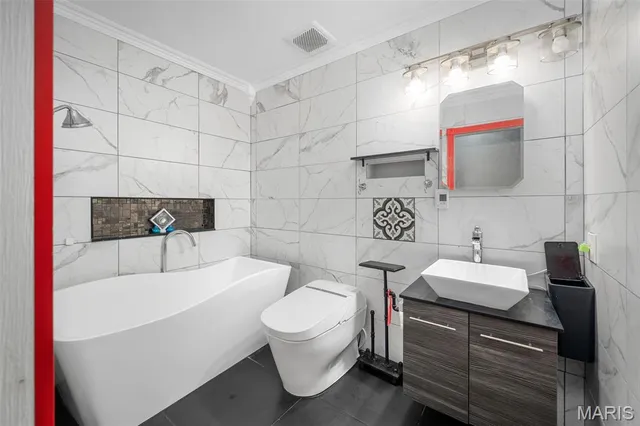 $450,000 | 502 Hunter Chaise Drive, Wentzville, MO 63385