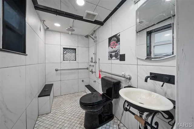 $450,000 | 502 Hunter Chaise Drive, Wentzville, MO 63385