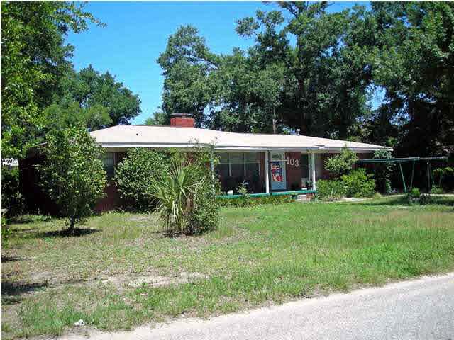 103 Brandywine Road Pensacola, FL 32507 - Photo 3 of 17 STREET SCENE-FRONT OF HOME