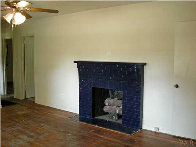 103 Brandywine Road Pensacola, FL 32507 - Photo 5 of 17 ADDITIONAL VIEW OF LIVING ROOM