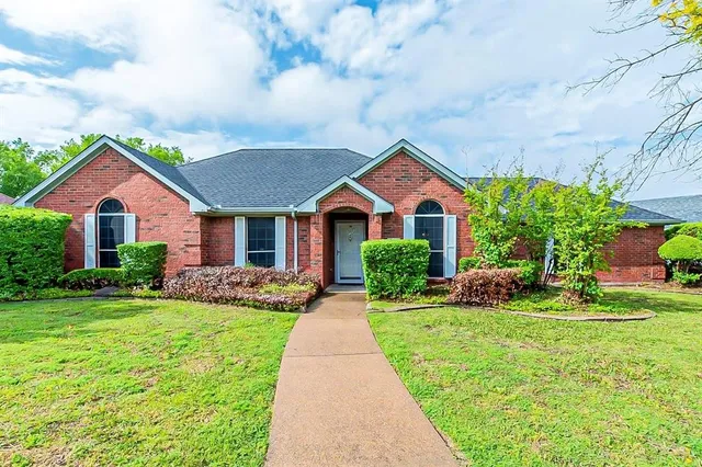 $300,000 | 4415 Haverhill Lane, Sachse, TX 75048