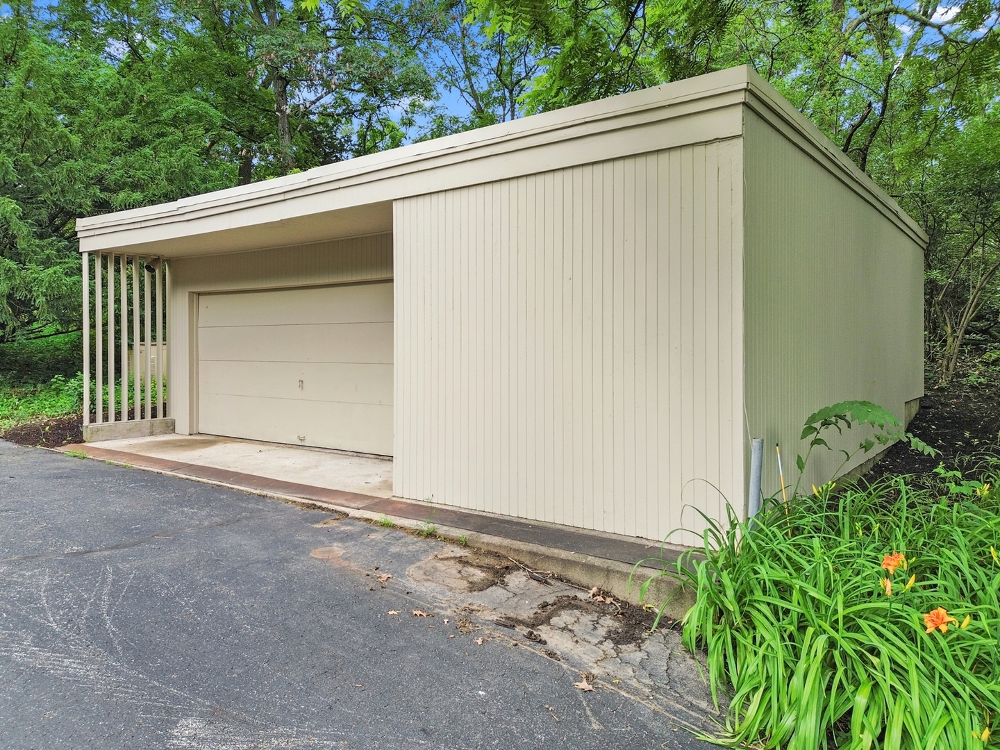904 North Valley Hill Road Bull Valley, IL 60098 - Photo 29 of 33