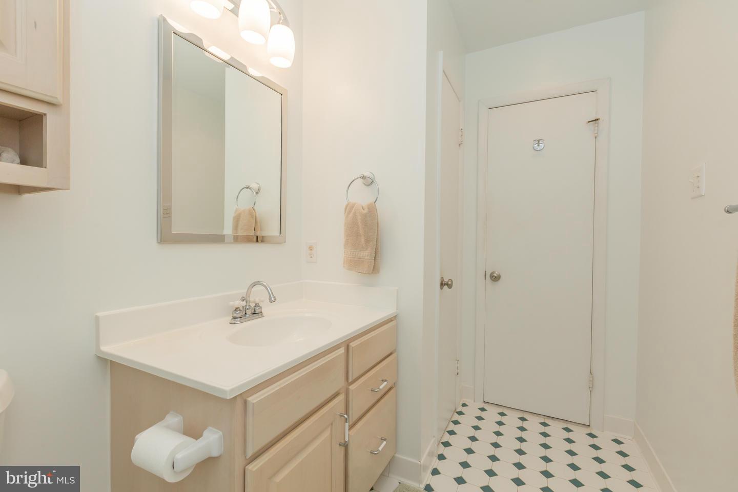 6875 Many Days Columbia, MD 21045 - Photo 22 of 30 Bath