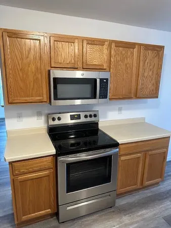 $749,999 | 1441 East Buckwood Court, Unit 1443, Oak Creek, WI 53154