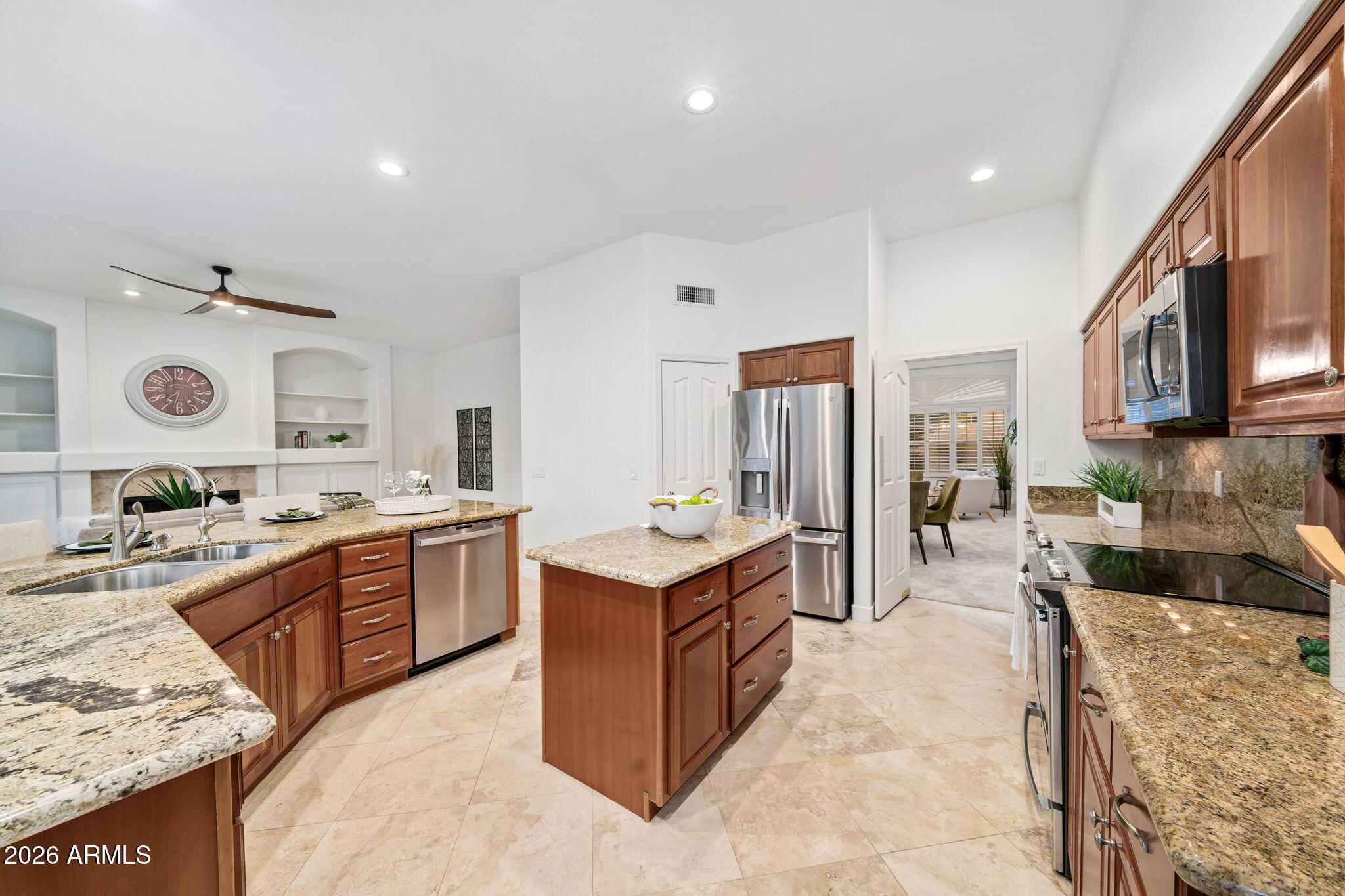 14801 South Foxtail Lane Phoenix, AZ 85048 - Photo 11 of 49 Cabinet and Counter Space
