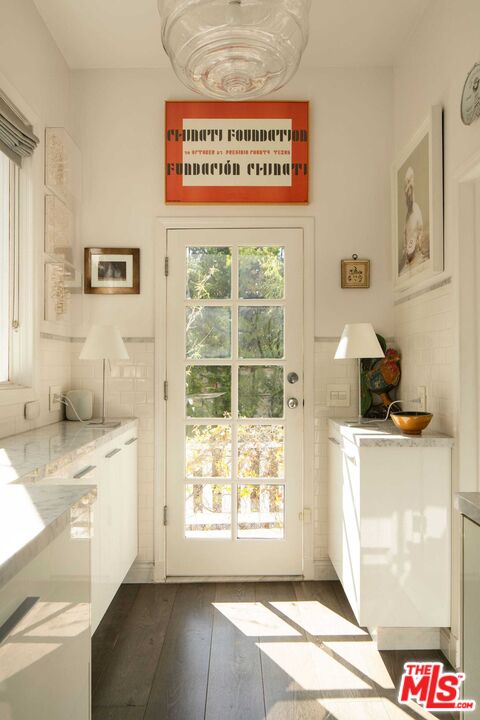 1705 Wellington Road Los Angeles, CA 90019 - Photo 12 of 29