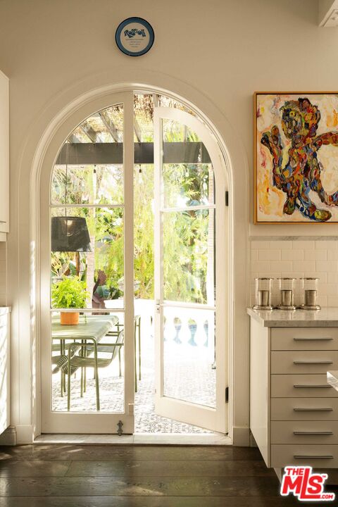 1705 Wellington Road Los Angeles, CA 90019 - Photo 13 of 29