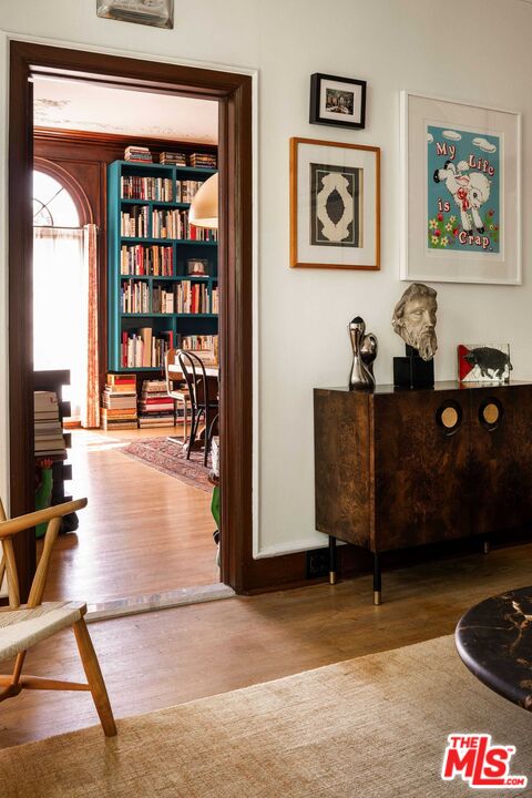 1705 Wellington Road Los Angeles, CA 90019 - Photo 8 of 29