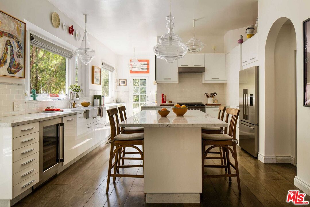 1705 Wellington Road Los Angeles, CA 90019 - Photo 10 of 29