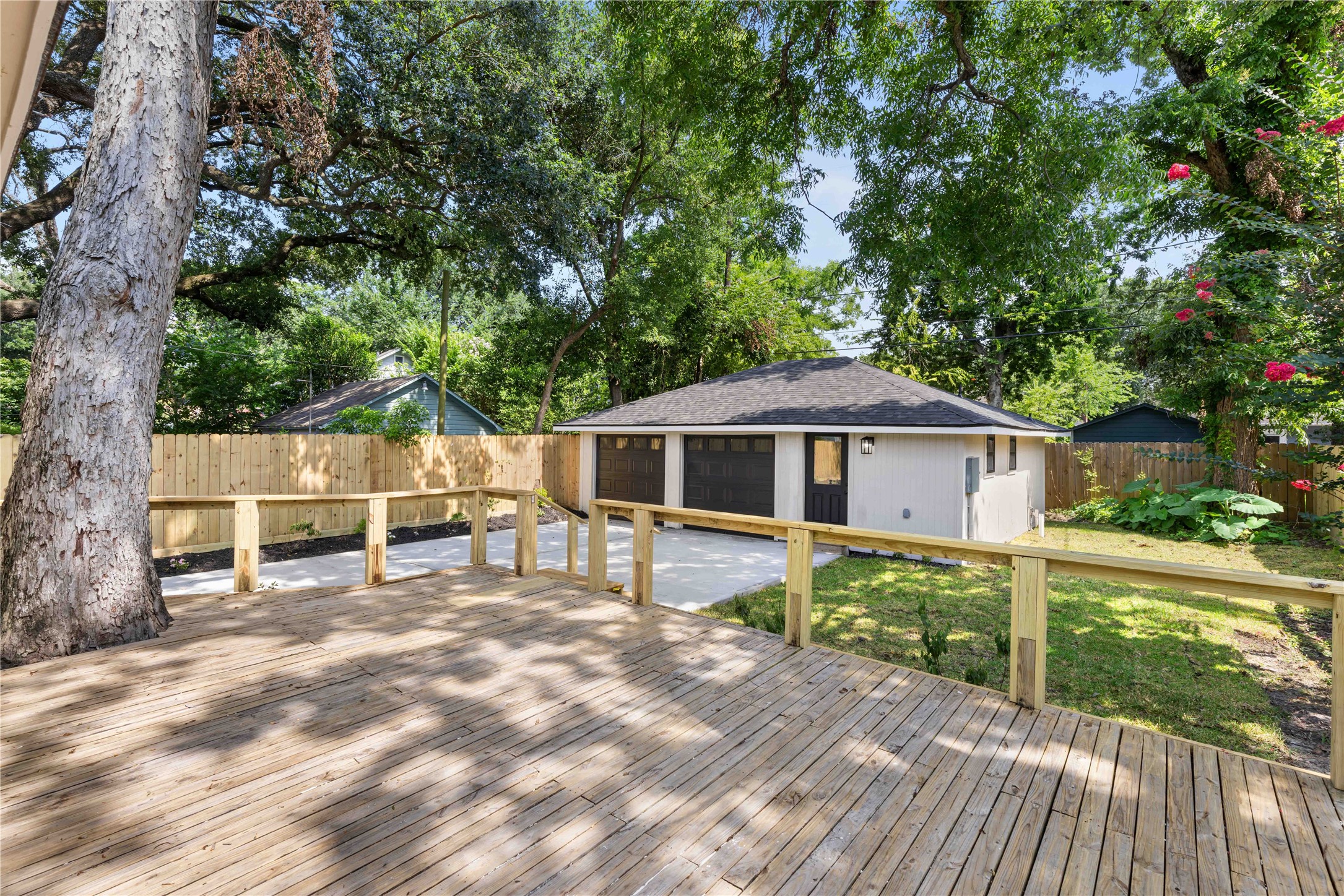 908 Key Street Houston, TX 77009 - Photo 29 of 29 Huge deck for all your entertainment needs