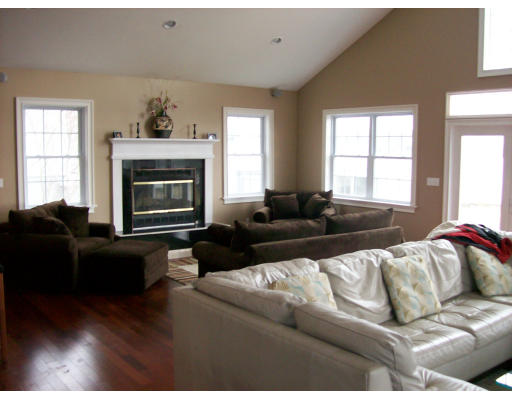 2914 Riverside Avenue Somerset, MA 02726 - Photo 8 of 22