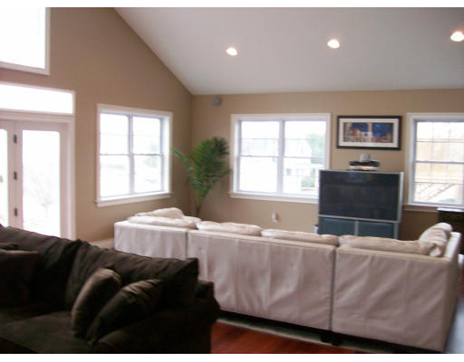 2914 Riverside Avenue Somerset, MA 02726 - Photo 10 of 22