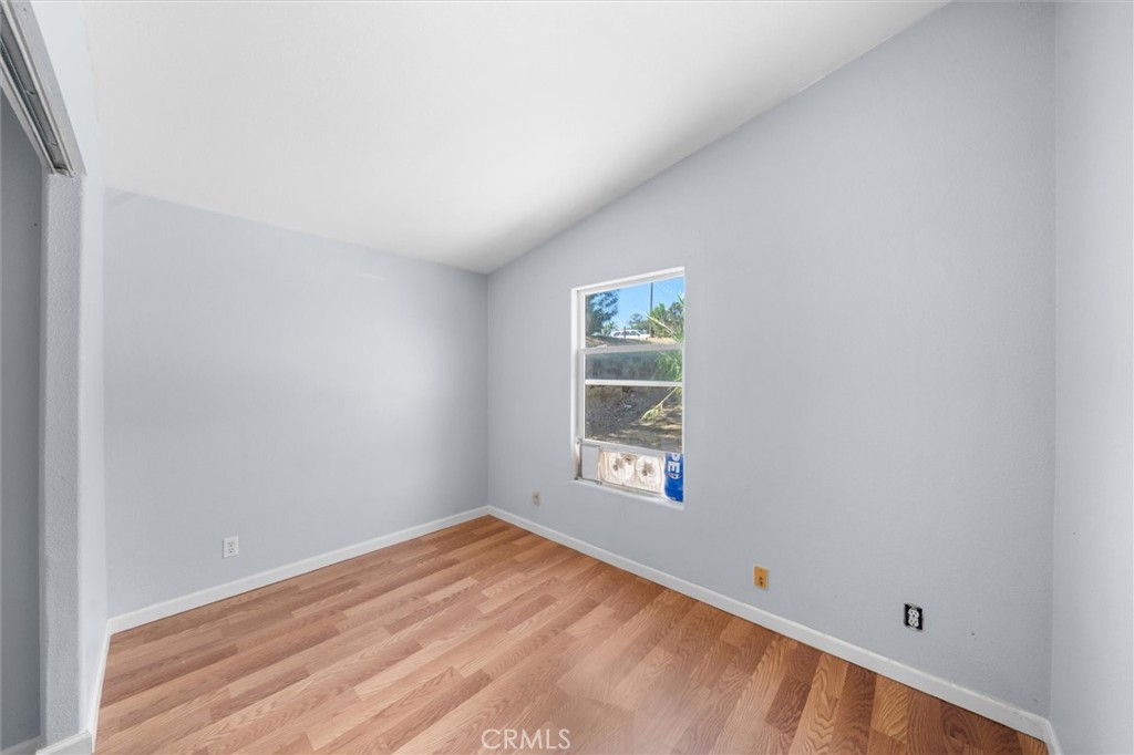 16080 Oakridge Road Corning, CA 96021 - Photo 19 of 39 an empty room with a window
