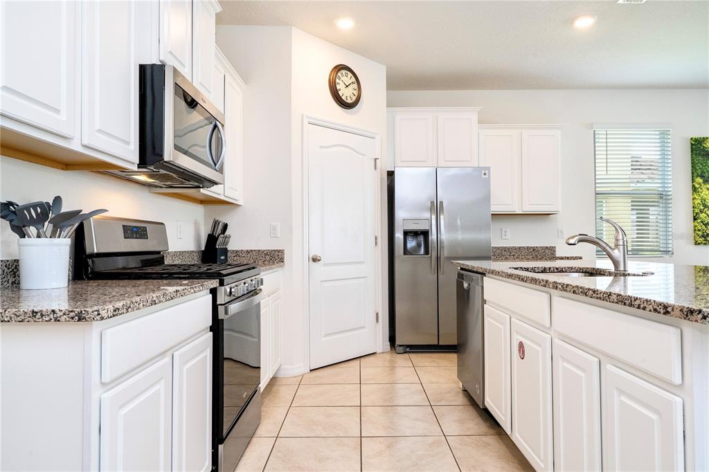 7560 Oakmoss Loop Davenport, FL 33837 - Photo 5 of 57
