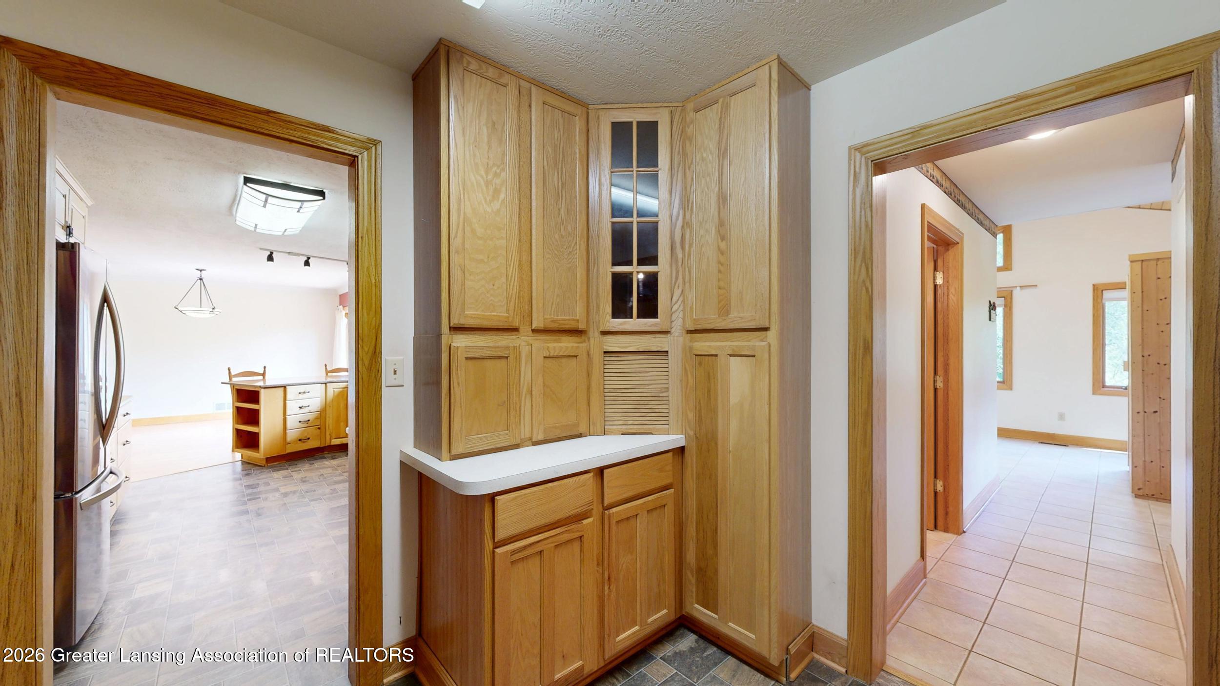 6464 Lounsbury Road Williamston, MI 48895 - Photo 21 of 92 Extra Work Space Mud Room