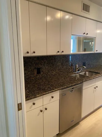 $4,500 | 3400 North Ocean Drive, Unit 706, Singer Island, FL 33404