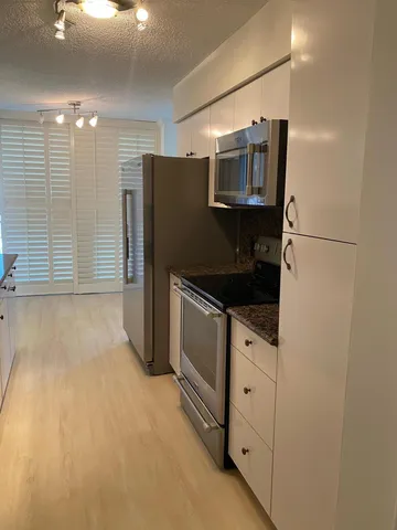 $4,500 | 3400 North Ocean Drive, Unit 706, Singer Island, FL 33404