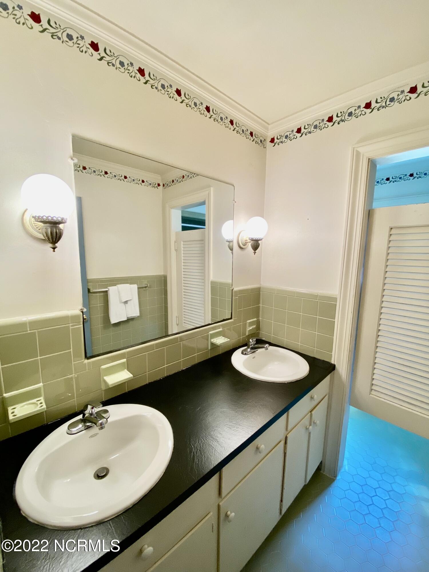 905 School Drive Williamston, NC 27892 - Photo 29 of 67 IMG_2708