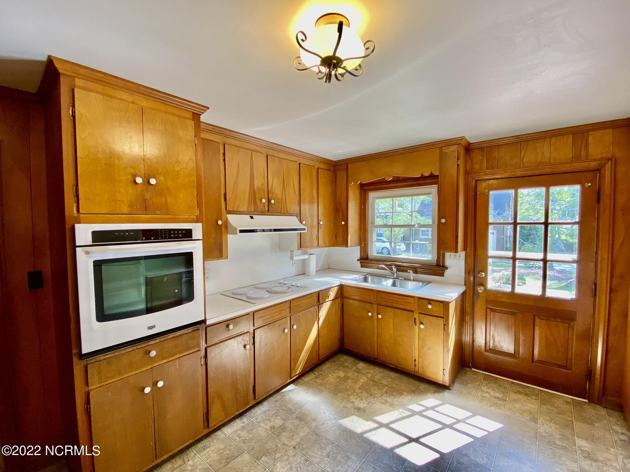 905 School Drive Williamston, NC 27892 - Photo 40 of 67 IMG_2729