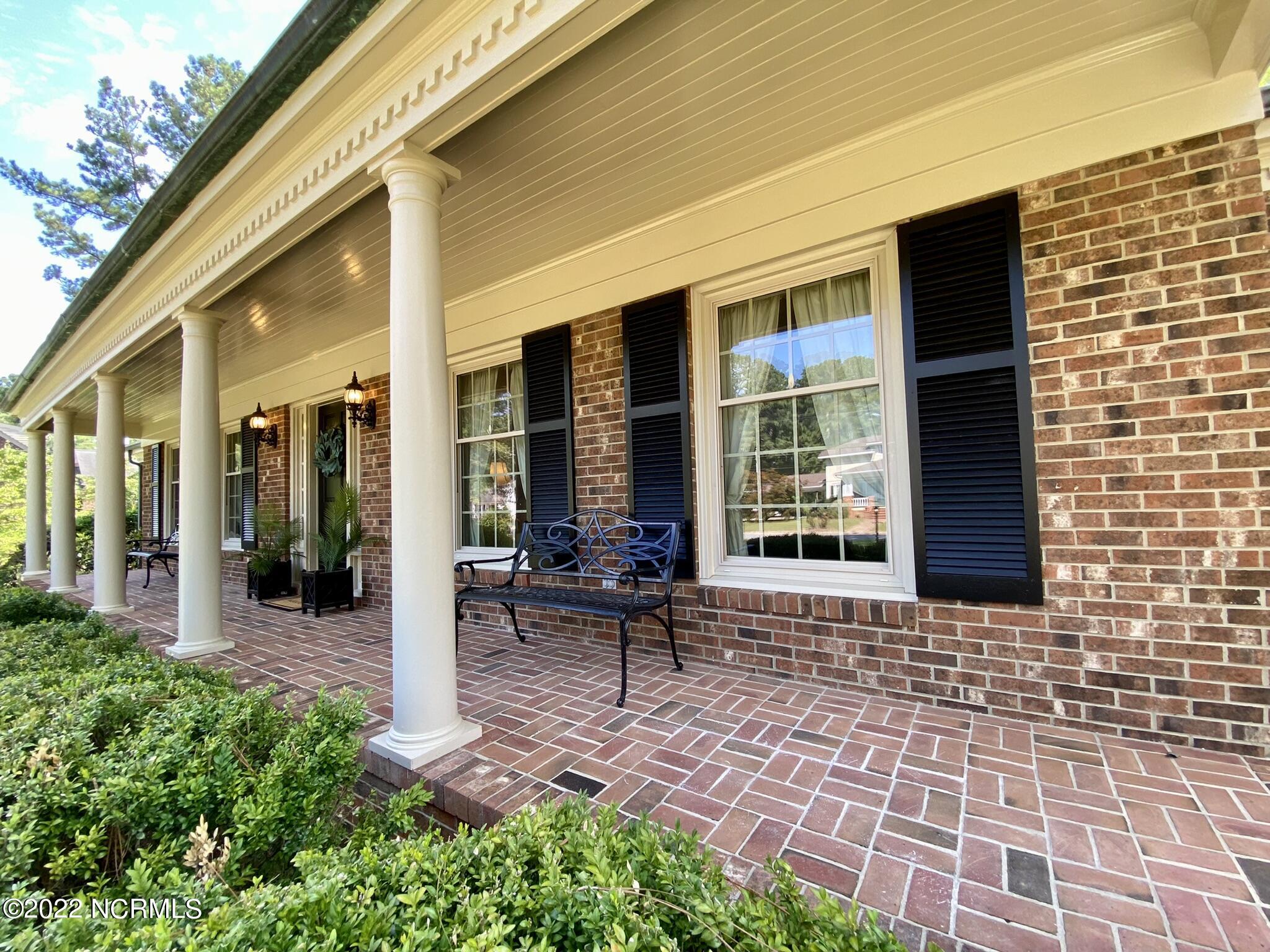 905 School Drive Williamston, NC 27892 - Photo 5 of 67 IMG_2675