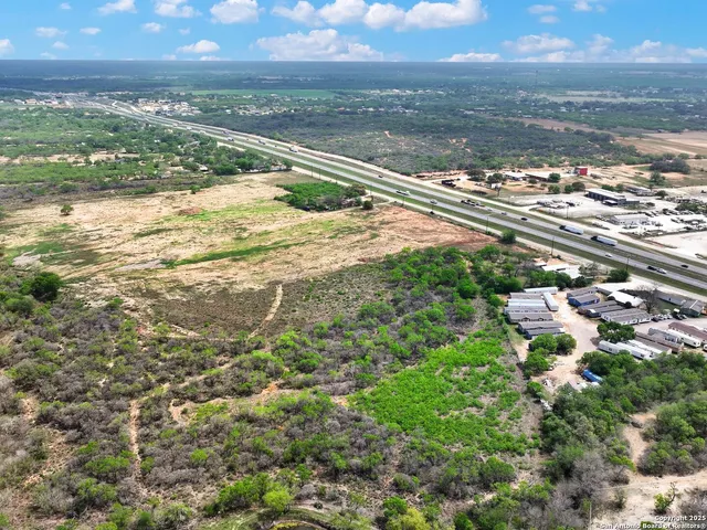 $5,000,000 | 17171 Interstate 35 Access Road, Atascosa, TX 78002